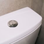 Fuite de chasse d’eau : les signes à vérifier avant de remplacer tout le mécanisme
