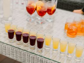 Party Drinks With Sour Mix: Batch Cocktail Tips That Stay Balanced