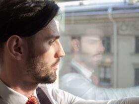 Beard Growth Stages: What to Expect From Stubble to Full Beard