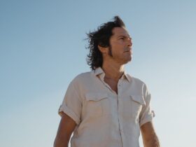 How to Wear a Linen Shirt: Men’s Summer Style Guide
